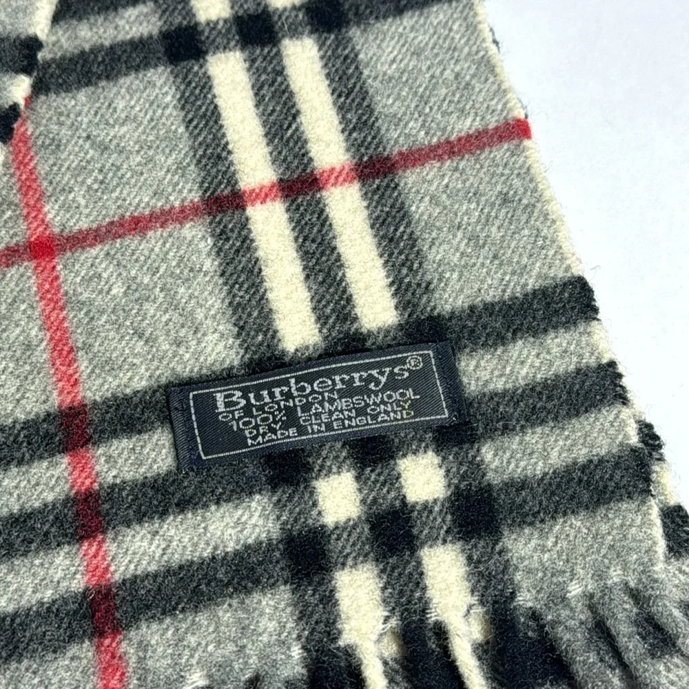 BURBERRY SCARF - 100% Lambswool